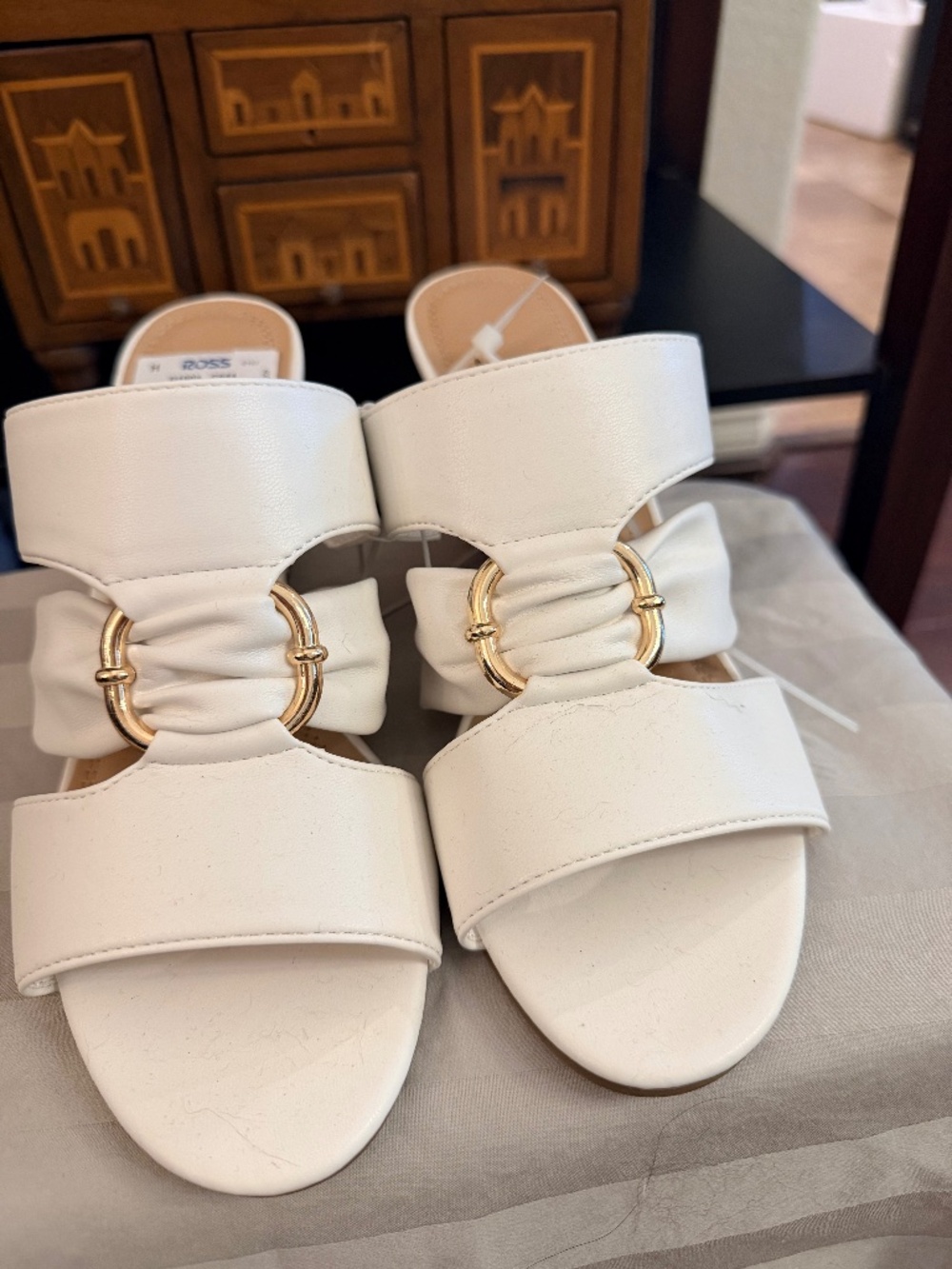 Impo Women’s White with Gold Ring Detail Block Heel Slide Sandals Size 7.5 NWT